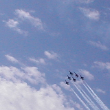 F-16 Thunderbirds at Minot AFB 2001 08 11 b - Click image for full size